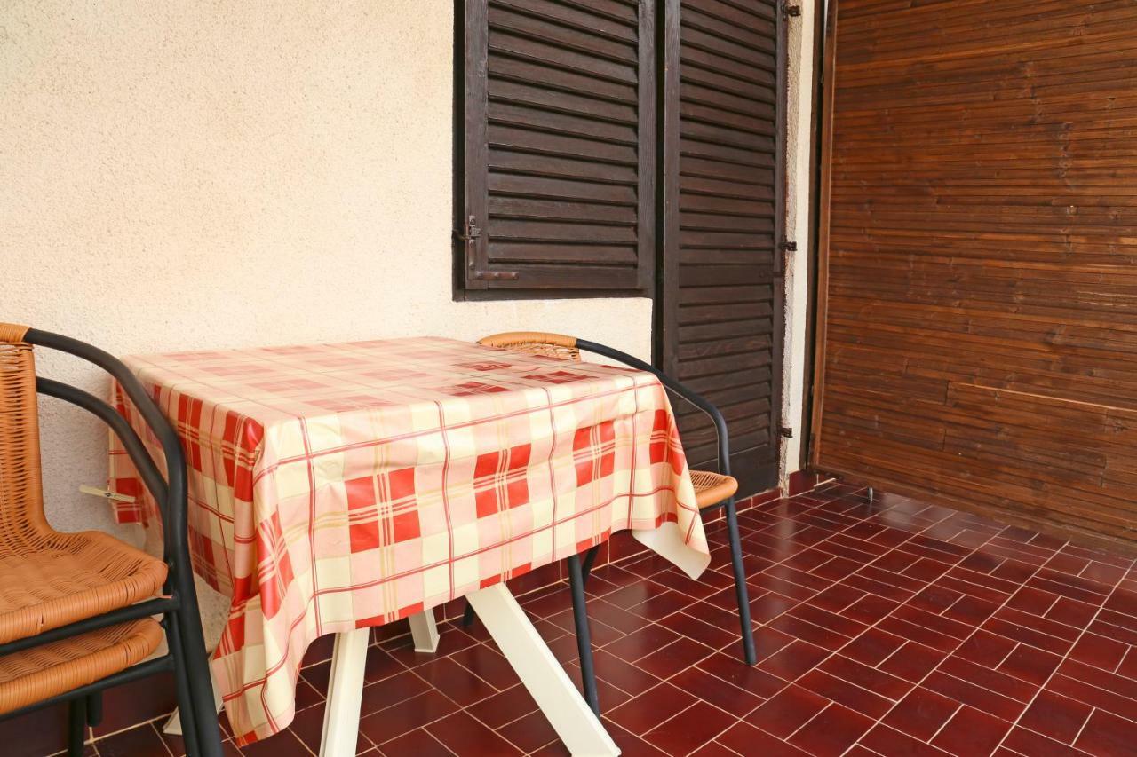 Apartments Mira Gornji Karin Exterior photo