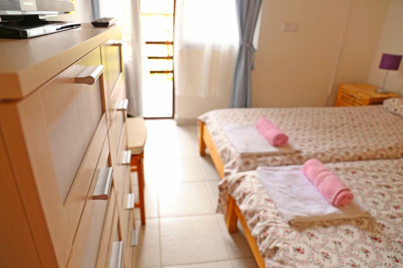 Apartments Mira Gornji Karin Exterior photo